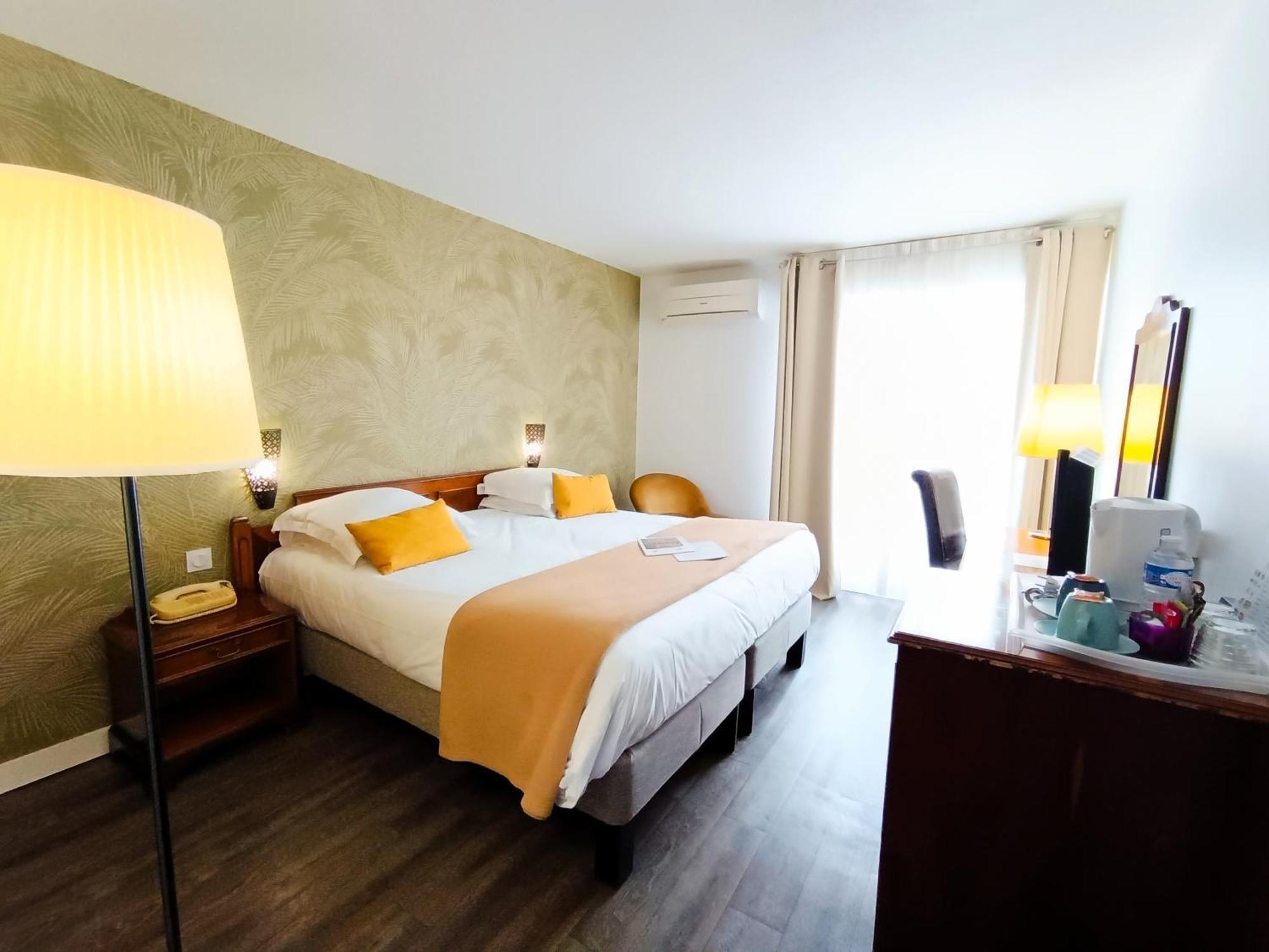 Hotel Des Tuileries Nîmes Zewnętrze zdjęcie