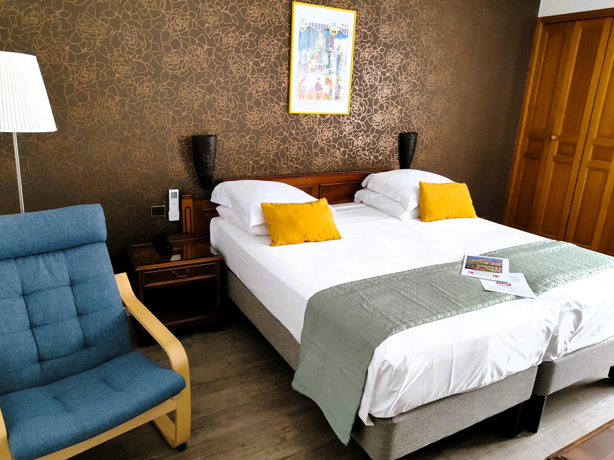 Hotel Des Tuileries Nîmes Zewnętrze zdjęcie