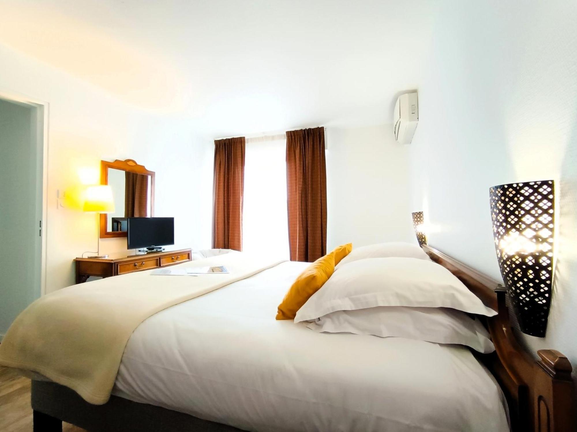 Hotel Des Tuileries Nîmes Zewnętrze zdjęcie