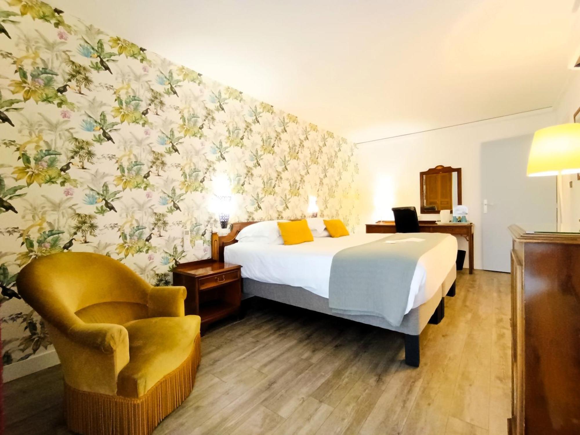 Hotel Des Tuileries Nîmes Zewnętrze zdjęcie