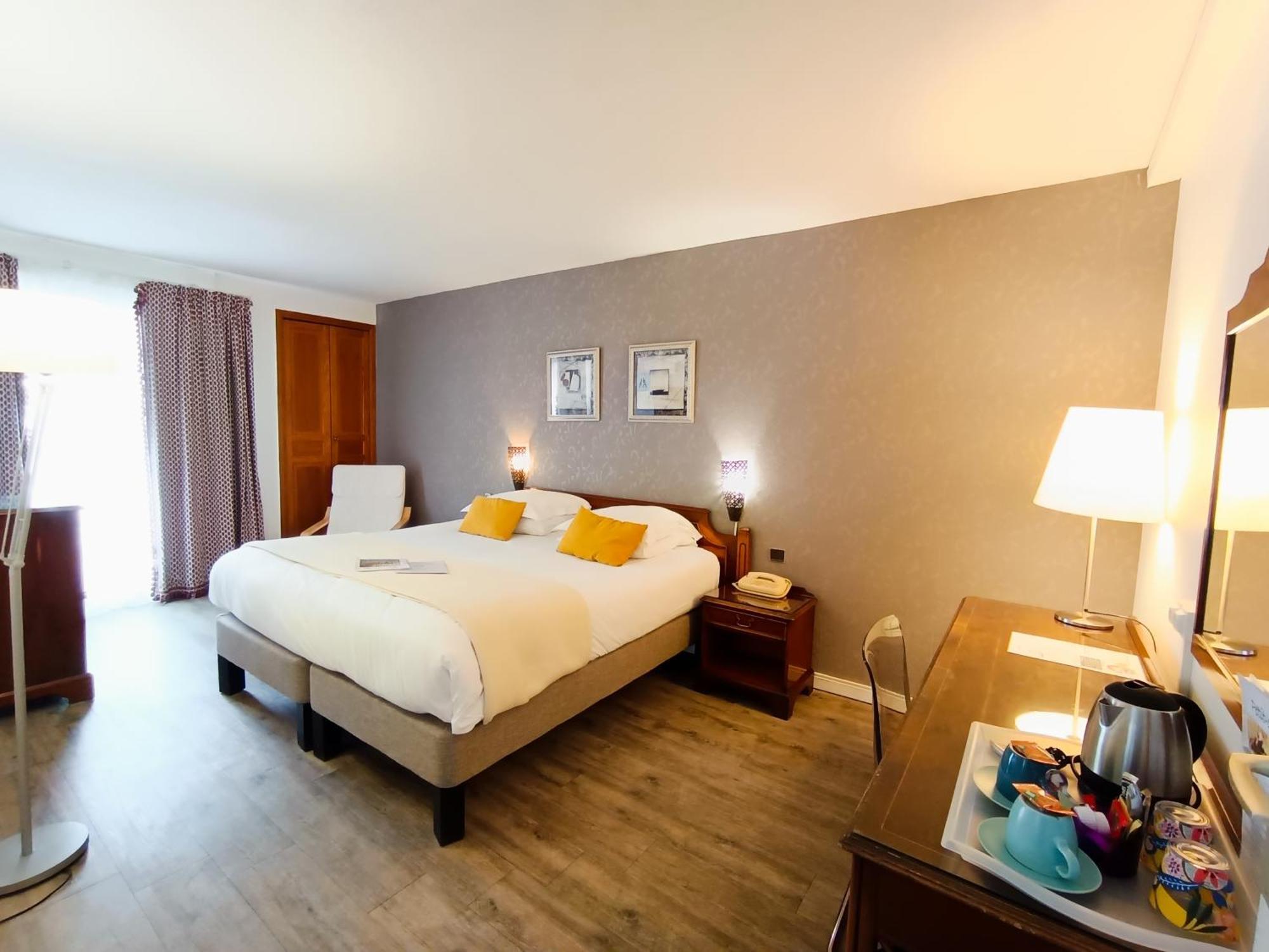 Hotel Des Tuileries Nîmes Zewnętrze zdjęcie