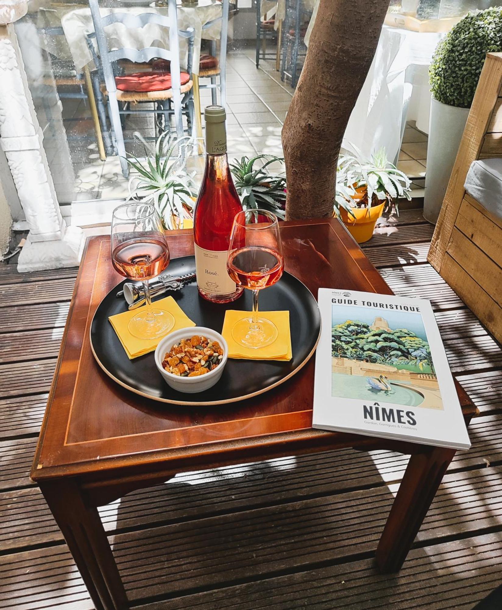 Hotel Des Tuileries Nîmes Zewnętrze zdjęcie