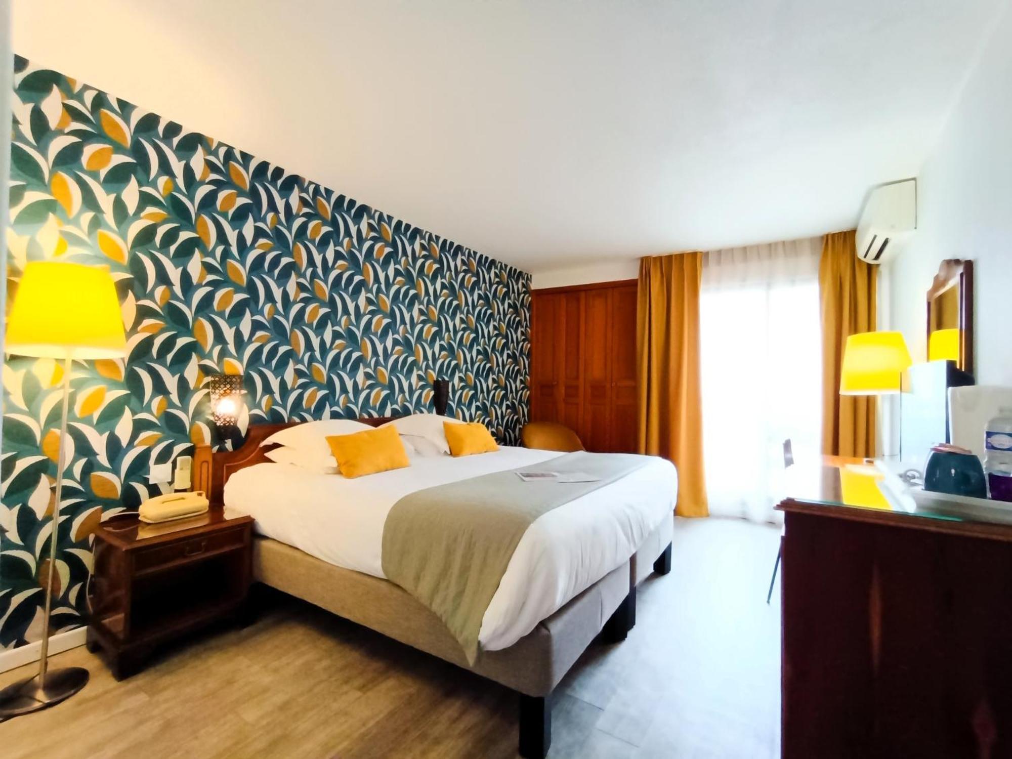 Hotel Des Tuileries Nîmes Zewnętrze zdjęcie
